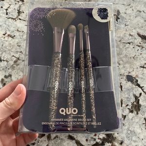 NWT Quo Brush Set and Case